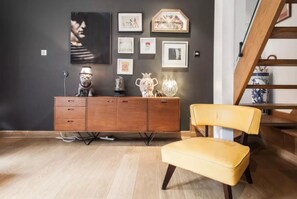 Interior detail - 3 Bedroom Contemporary Home In Shoreditch (London)