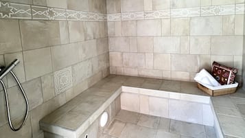 Hot tub, steam room