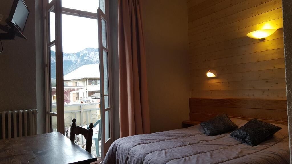 Quarto casal conforto, sacada, vista para a montanha | Cortinas blackout, Wi-Fi de cortesia