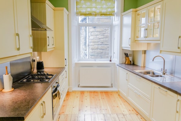 Apartment (2 Bedrooms) | Private kitchen
