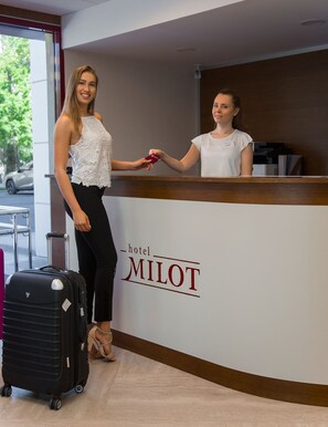 Reception - Milot Hotel (Volzhskiy)