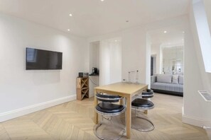 Apartment, 1 Schlafzimmer | 1 Schlafzimmer, hochwertige Bettwaren, laptopgeeigneter Arbeitsplatz