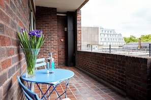 Exterior - 9 Hertford Street – 4 Stars VisitEngland (London)