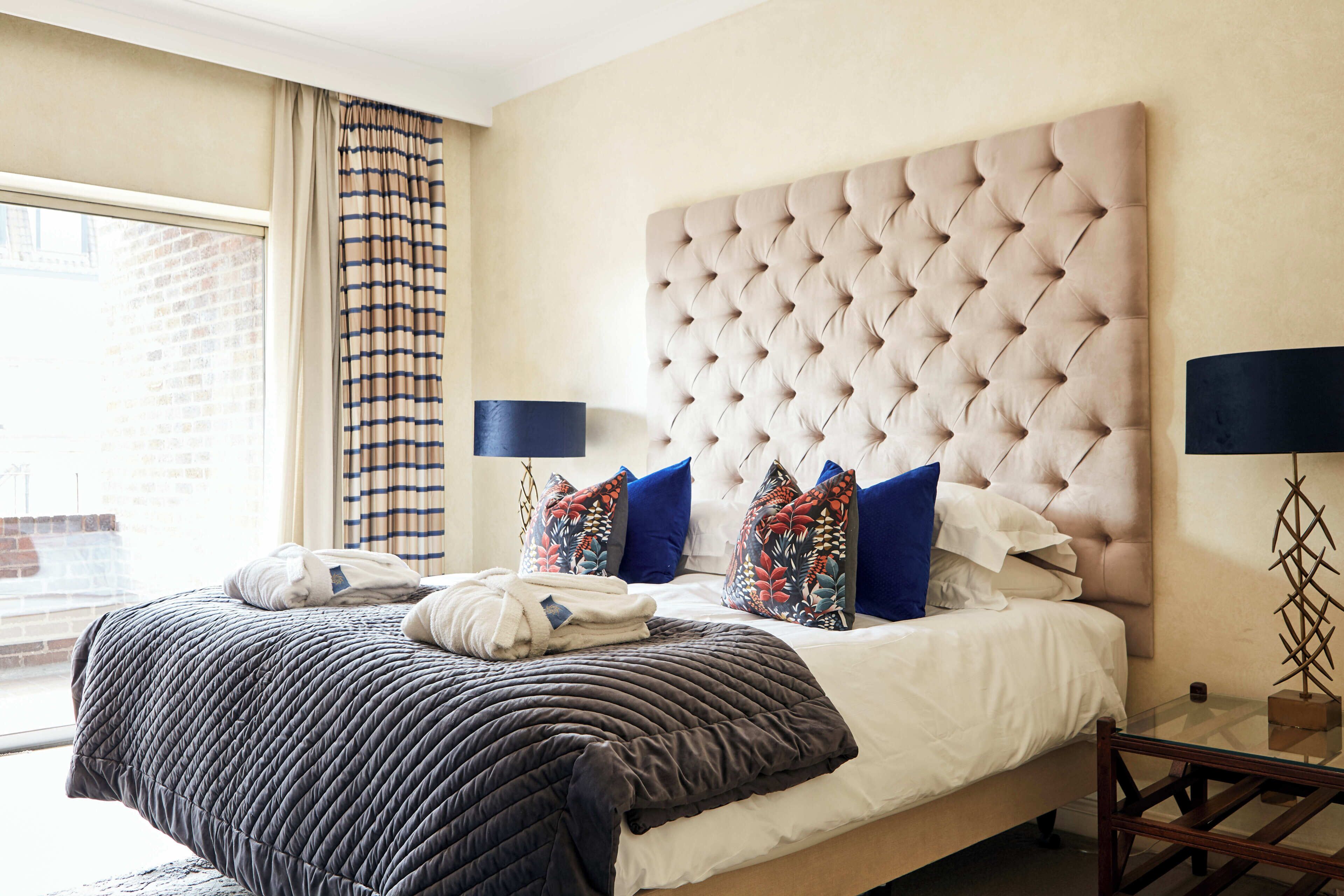 1 bedroom, Egyptian cotton sheets, premium bedding, down duvets