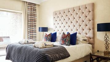 Club Apartment, 1 Bedroom (with Balcony) | 1 bedroom, Egyptian cotton sheets, premium bedding, down comforters