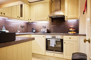 Private kitchen - 9 Hertford Street – 4 Stars VisitEngland (London)
