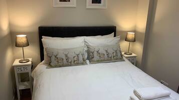 Apartment (2 Bedrooms) | 2 bedrooms, premium bedding, laptop workspace, iron/ironing board