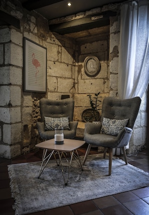 Bar (on property) - Hotel les Griffons (Bourdeilles)