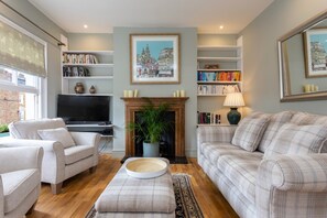 公寓 (2 Bedrooms) | 客廳 | 電視、壁爐