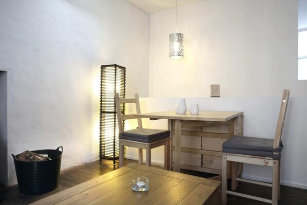 Appartement, 1 chambre | Cuisine privée | Réfrigérateur, four à micro-ondes, un four, surface de cuisson