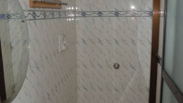 Single Room, Non Smoking | Bathroom shower