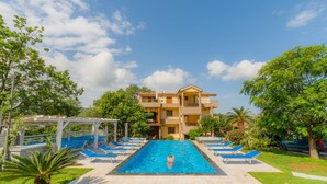 Pool - Apartmani Novaković (Radanovici)