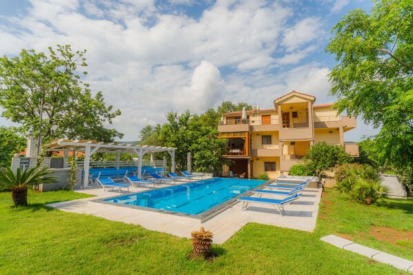 Seasonal outdoor pool