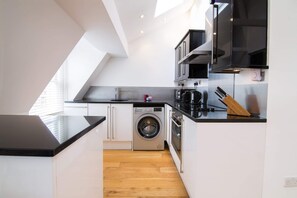 Apartment, 1 Bedroom | Private kitchen