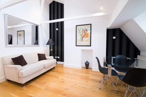 Apartment, 1 Bedroom | Living room - Contemporary 1 Bedroom Flat in Fulham near The Thames (London)