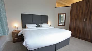 Apartment, 2 Bedrooms | In-room safe, desk, iron/ironing board, free WiFi