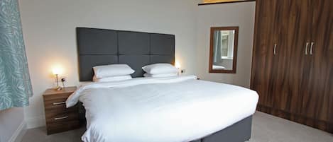 Apartment, 2 Bedrooms | In-room safe, desk, iron/ironing board, free WiFi
