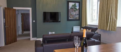 TV connectée de 50 pouces avec chaînes numériques