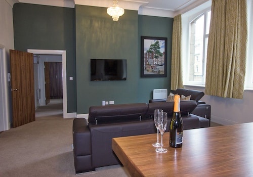 The Castle Collection - 14 Cook Street