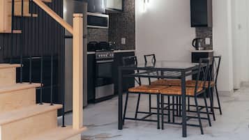 Leilighet – grand | Spiseområde på rommet