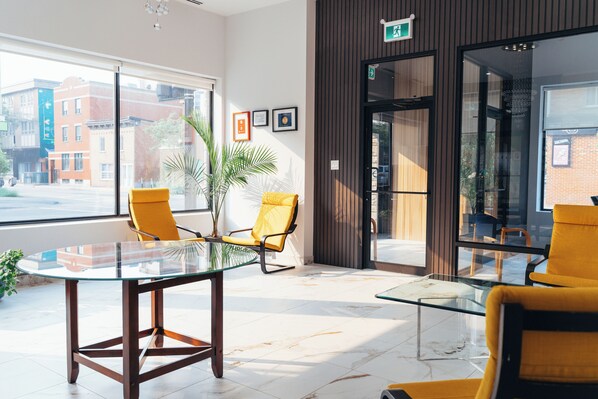 Reception - Cjour Apartments (Montreal)