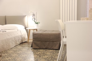Minibar, desk, rollaway beds, free WiFi - Matera Guest House (Matera)
