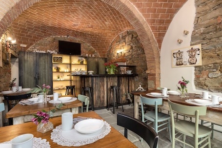 Desayuno buffet diario (EUR 10 por persona)
