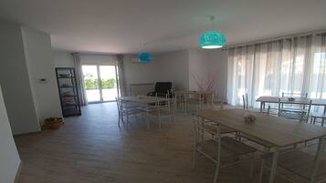 Free daily local cuisine breakfast