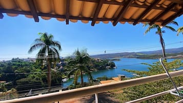 Superior Apartment with balcony and lake view | 1 bedroom, hypo-allergenic bedding, free WiFi, bed sheets