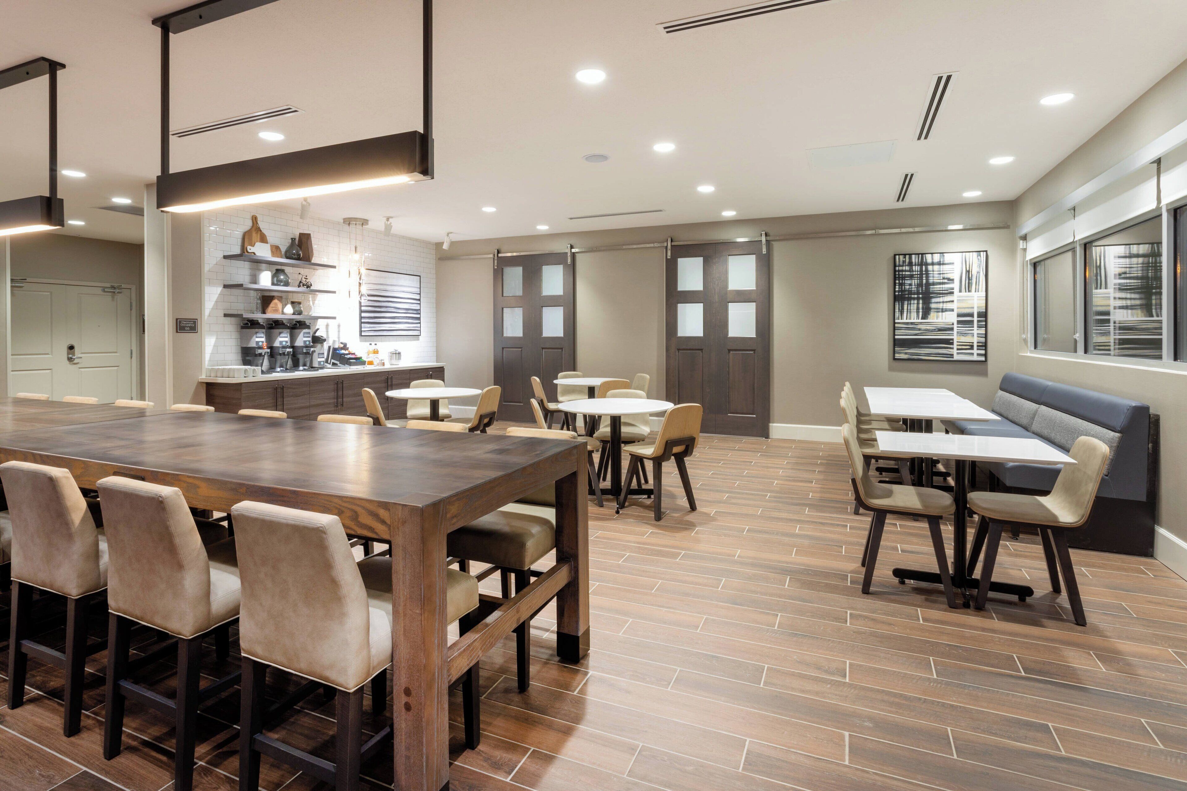 free daily continental breakfast