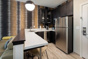 Desk, laptop workspace, iron/ironing board, free cribs/infant beds - Residence Inn by Marriott St. Cloud Waite Park (Waite Park)