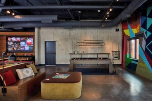 Pool - Moxy Chattanooga Downtown (Chattanooga)