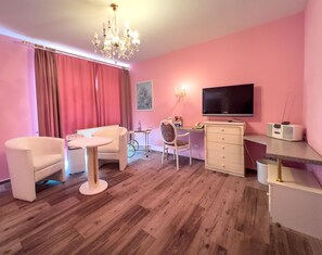 Hypo-allergenic bedding, desk, iron/ironing board, bed sheets - Hotel Landhaus Wörlitzer Hof (Oranienbaum-Wörlitz)