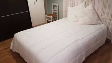 Apartemen, 1 kamar tidur (M o n t r e a l) | Tempat tidur bayi (biaya tambahan) dan seprai linen