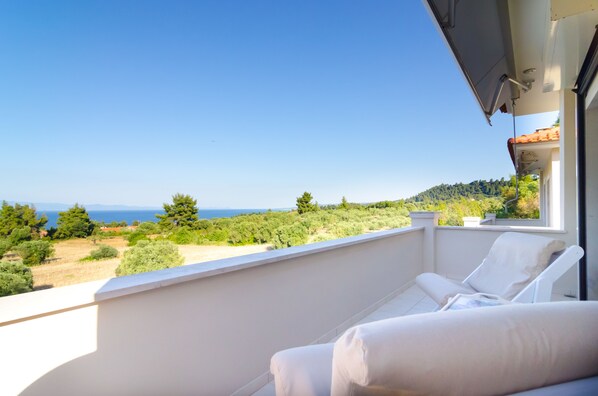 Apartment, 3 Bedrooms | Terrace/patio