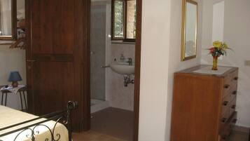 1 bedroom, premium bedding, desk, iron/ironing board