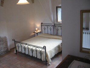 1 bedroom, premium bedding, desk, iron/ironing board - Cà Maggio Nuovo (Cagli)