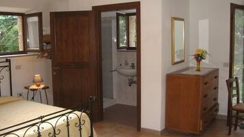 1 bedroom, premium bedding, desk, iron/ironing board