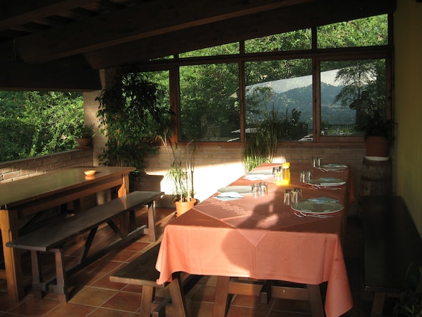 Dîner et souper servis sur place