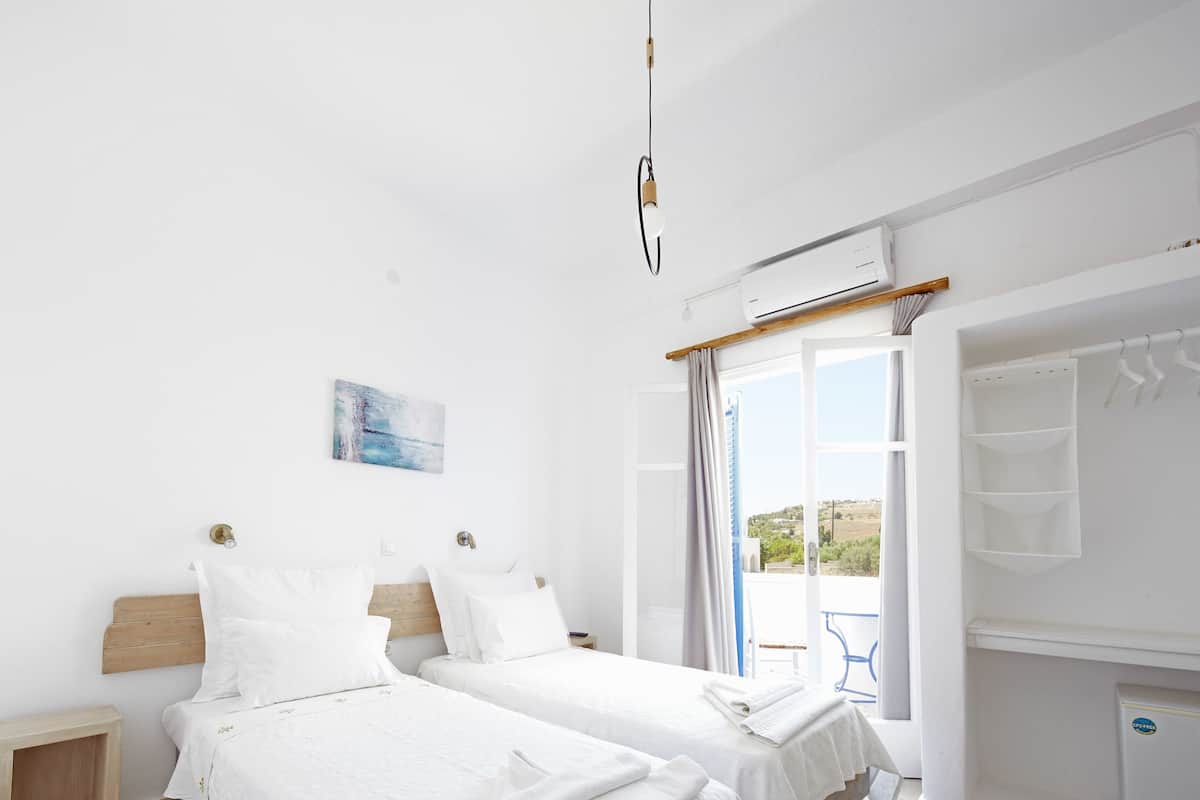Minibar, desk, iron/ironing board, free WiFi