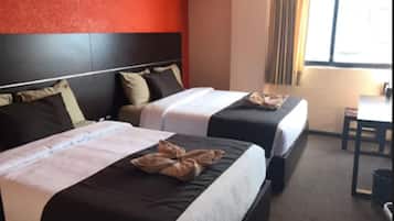 Habitación doble estándar, 2 camas matrimoniales, baño en la habitación, torre | Escritorio, wifi gratis y ropa de cama