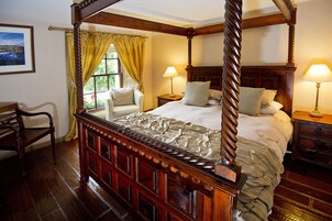 双人房, 浴缸 (Falls View) | 高档床上用品、客房内保险箱、特色装修、特色家居