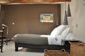 Premium bedding, in-room safe, desk, iron/ironing board - Demeure Monte-Arena (Montaren-et-Saint-Mediers)