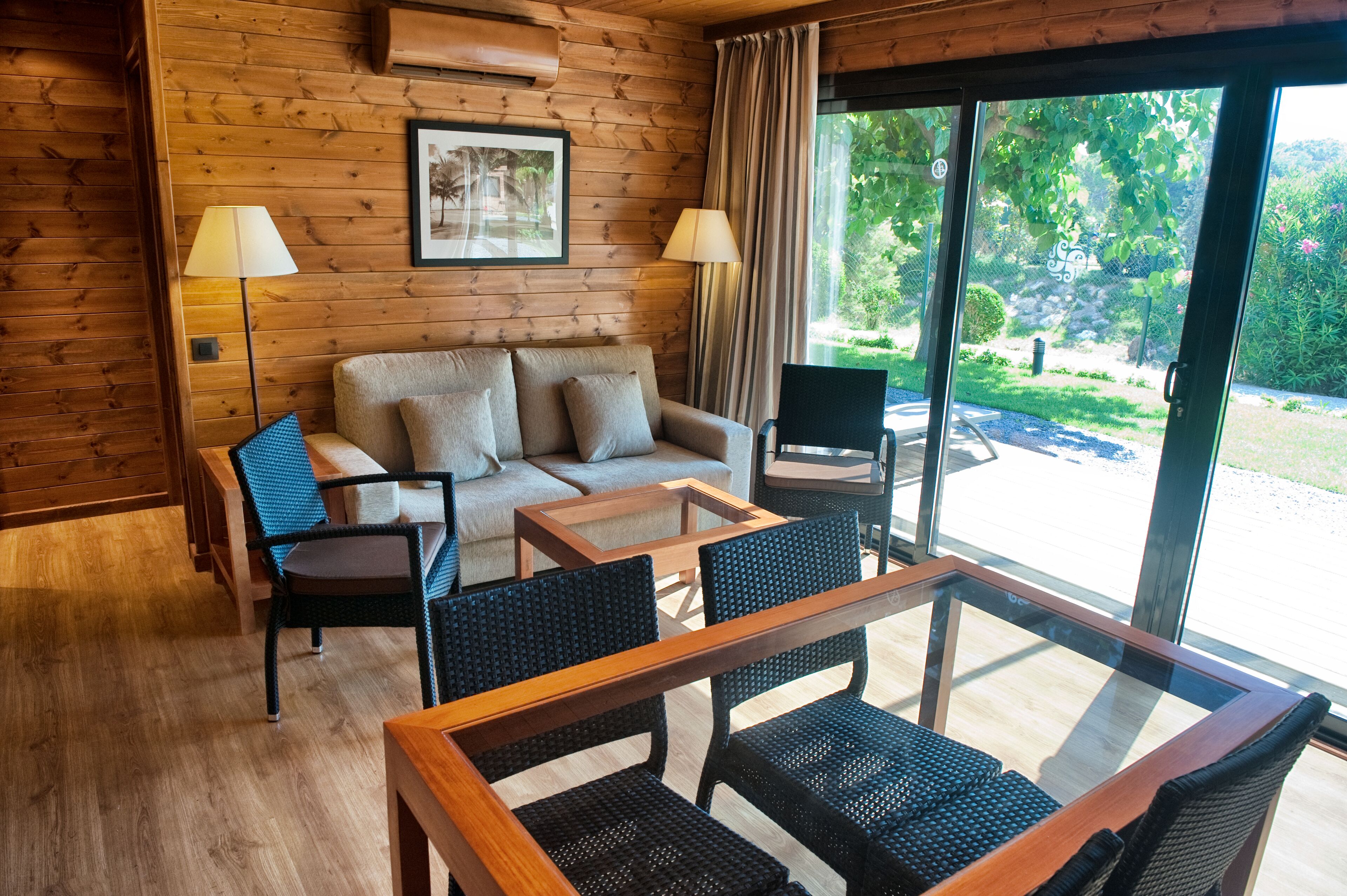 Bungalow (Royal Palm Villas) | Individually decorated, individually furnished, desk, blackout curtains