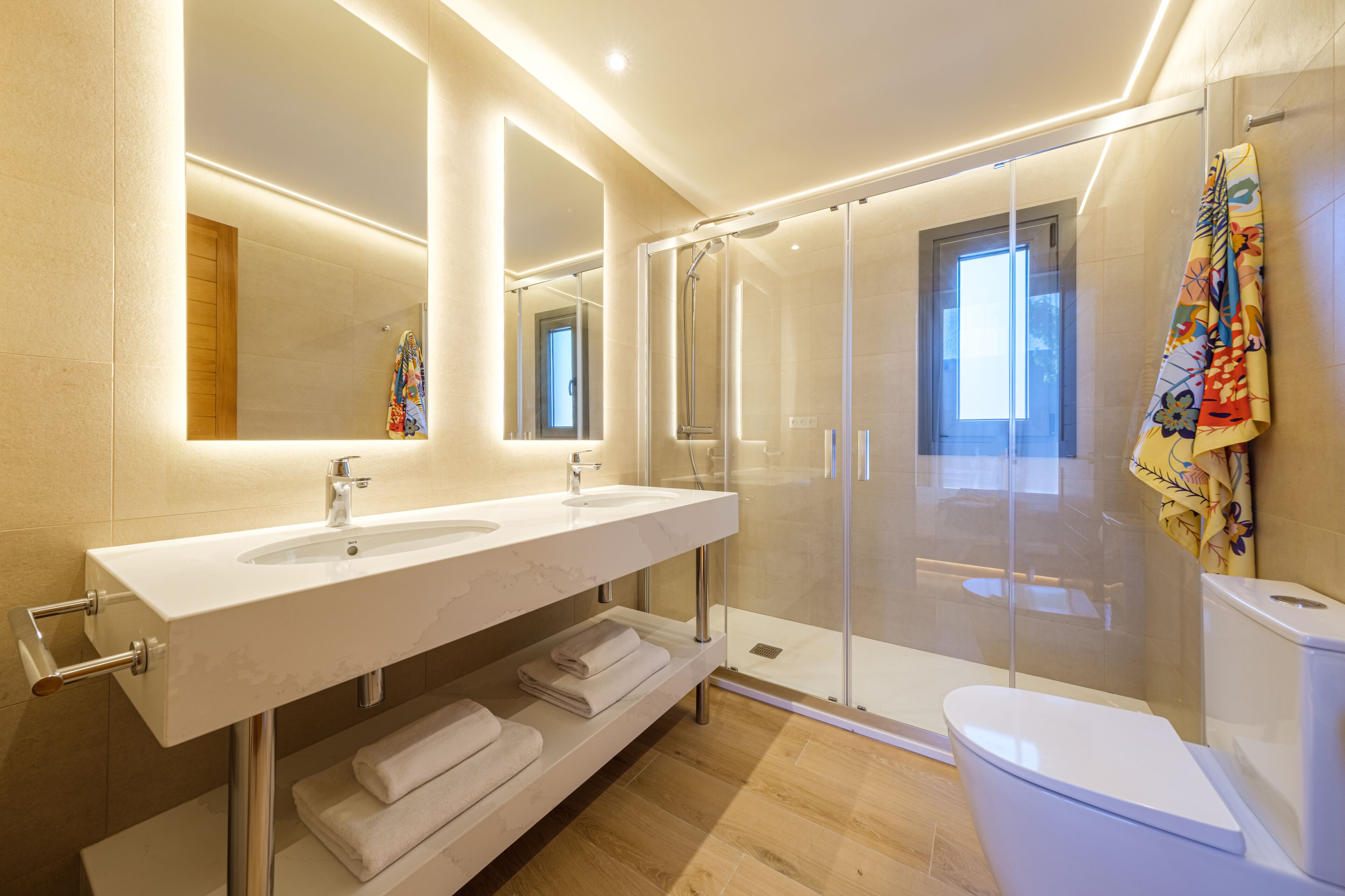 Villa | Baño | Secador de pelo y toallas