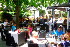 Frühstück, Mittagessen und Abendessen