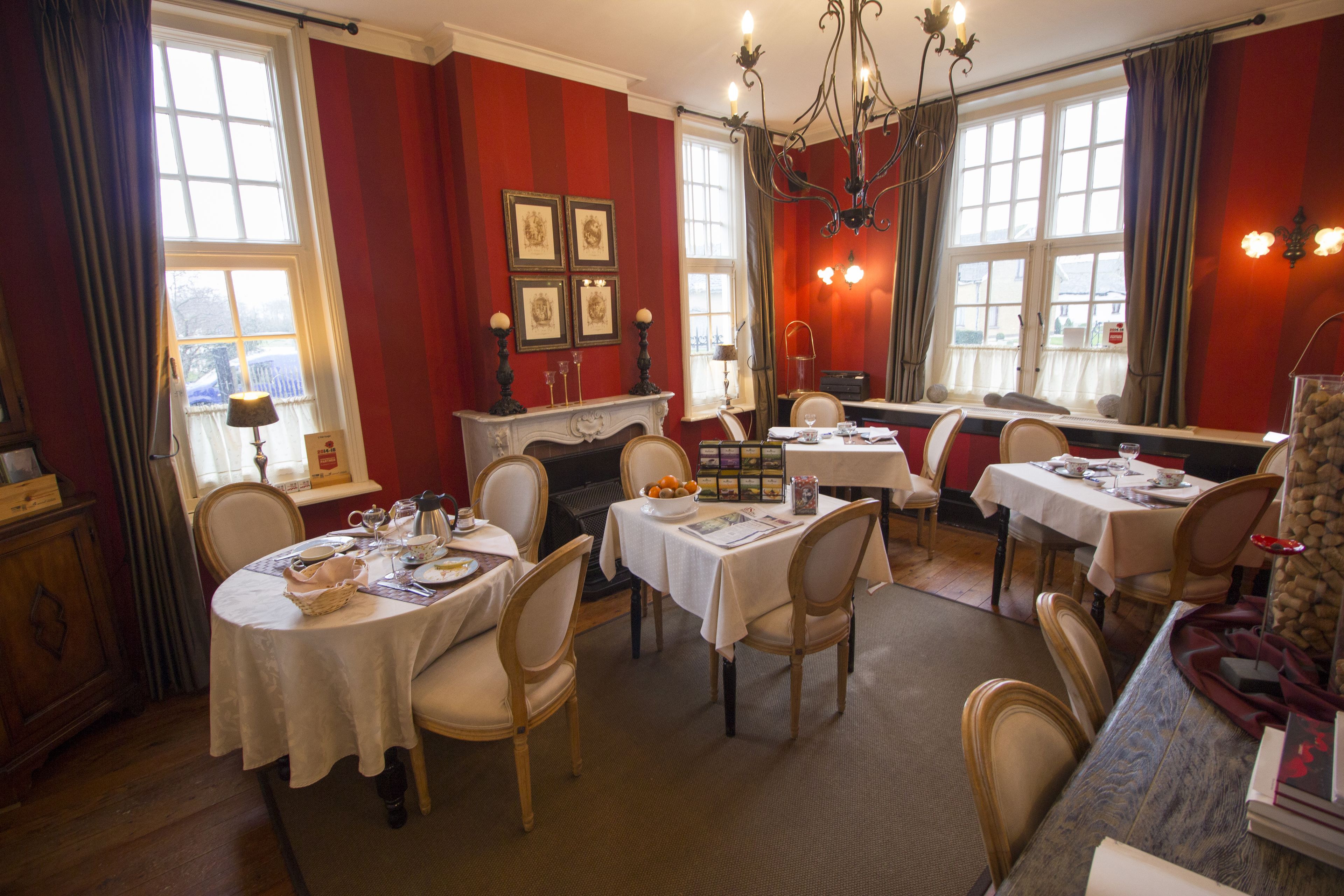 فطور مطهو حسب الطلب مجانًا يوميًا