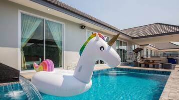 3-Bedroom Pool Villa | Vistas del balcón