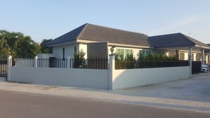 Fachada da propriedade