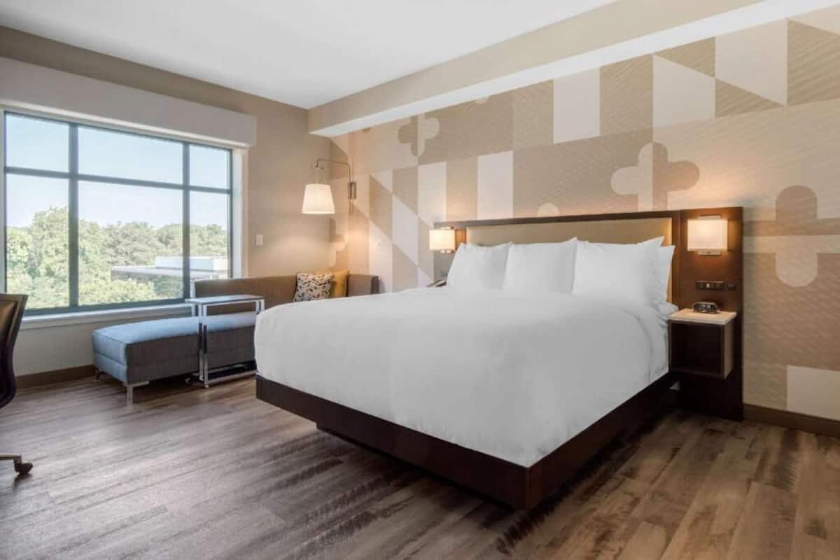 In-room safe, individually furnished, desk, laptop workspace